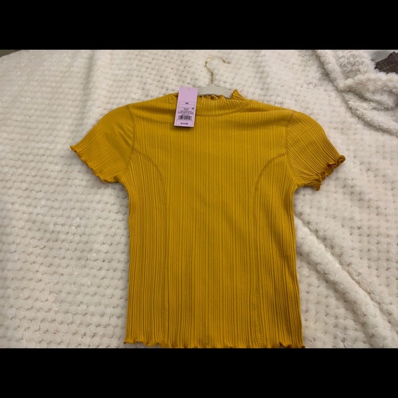 Yellow top - Picture 2 of 2
